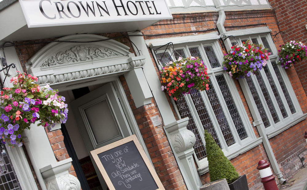 Crown Hotel Chertsey Buitenkant foto